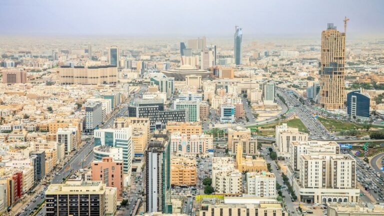 وكالة موديز تُنشئ مقرًا إقليميًا في السعودية لتعزيز وجودها بالشرق الأوسط