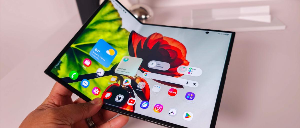 غالاكسي زد فولد وايد