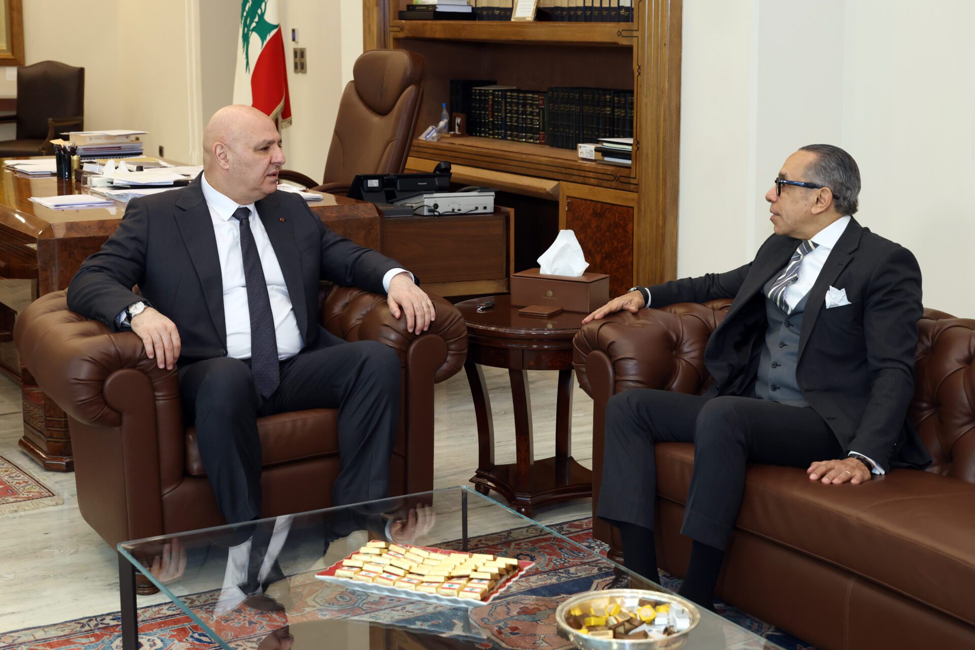 لبنان- السفير المصري من بعبدا: ملتزمون بإنجاح مؤتمر دعم الجيش