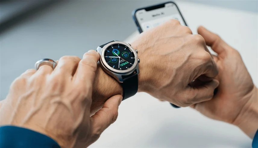 ساعة ميتا الذكية