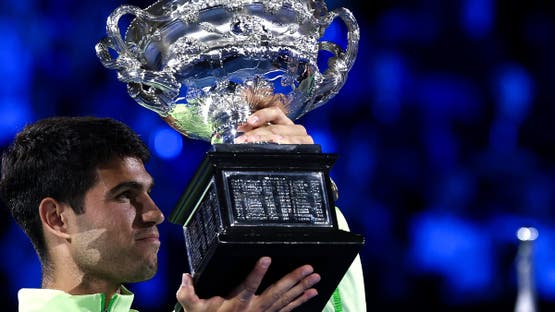 كارلوس ألكاراز يتوّج بلقب أستراليا المفتوحة ويكمل رباعية الغراند سلام