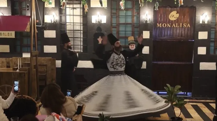 أهالي دمشق يحيون تقاليد الأجداد في رمضان