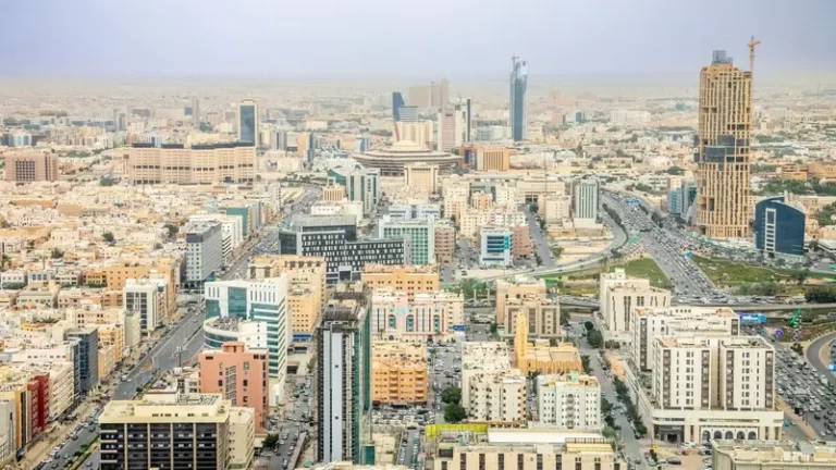 نمو الاقتصاد السعودي 4.5% في 2025 بدعم من الأنشطة النفطية وغير النفطية