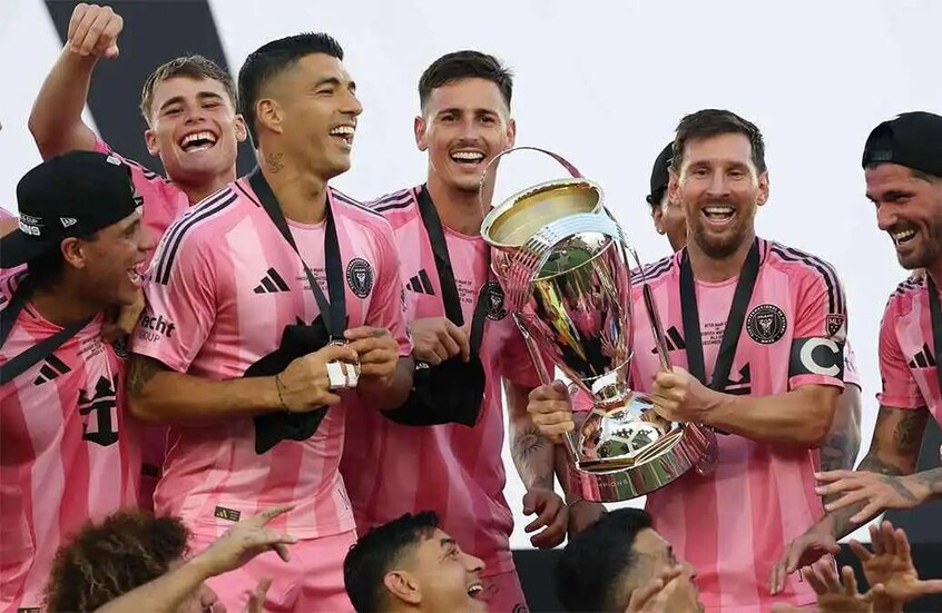 ميسي والفريق