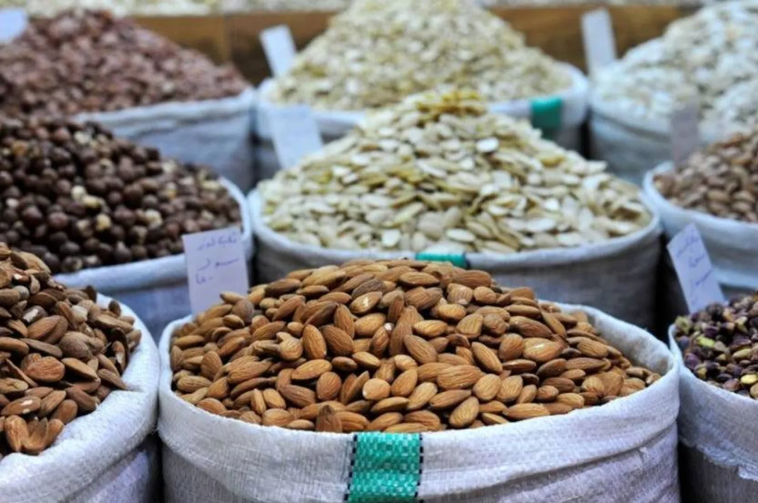 ناول المكسرات باعتدال يدعم صحة القلب