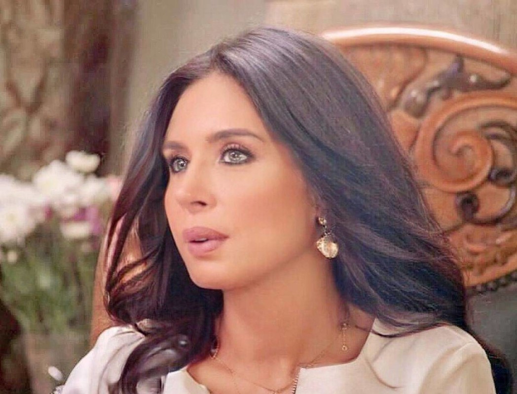 دينا تكشف عن 9 زيجات وتستعد للزواج مجدداً: حياتي كلها في النور