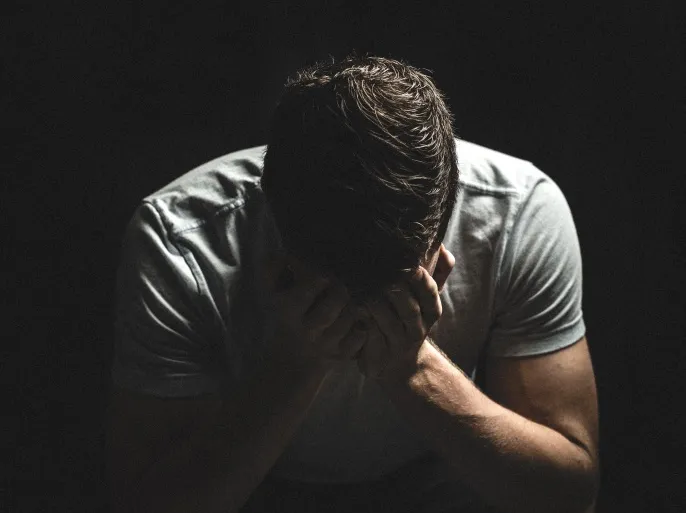 دراسة: الرجال أكثر تأثراً بفقدان شريك الحياة من النساء