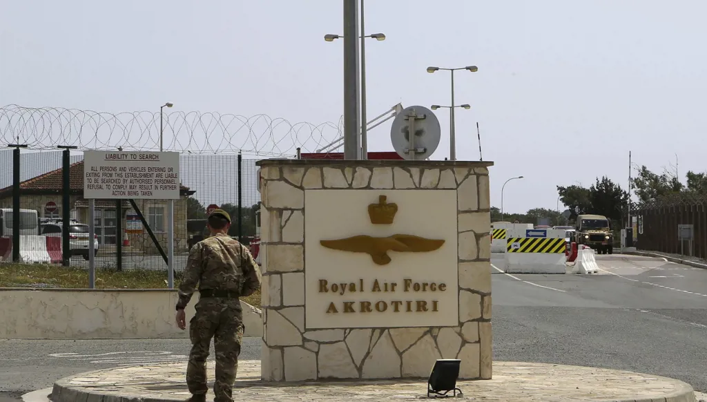 قاعدة أكروتيري البريطانية