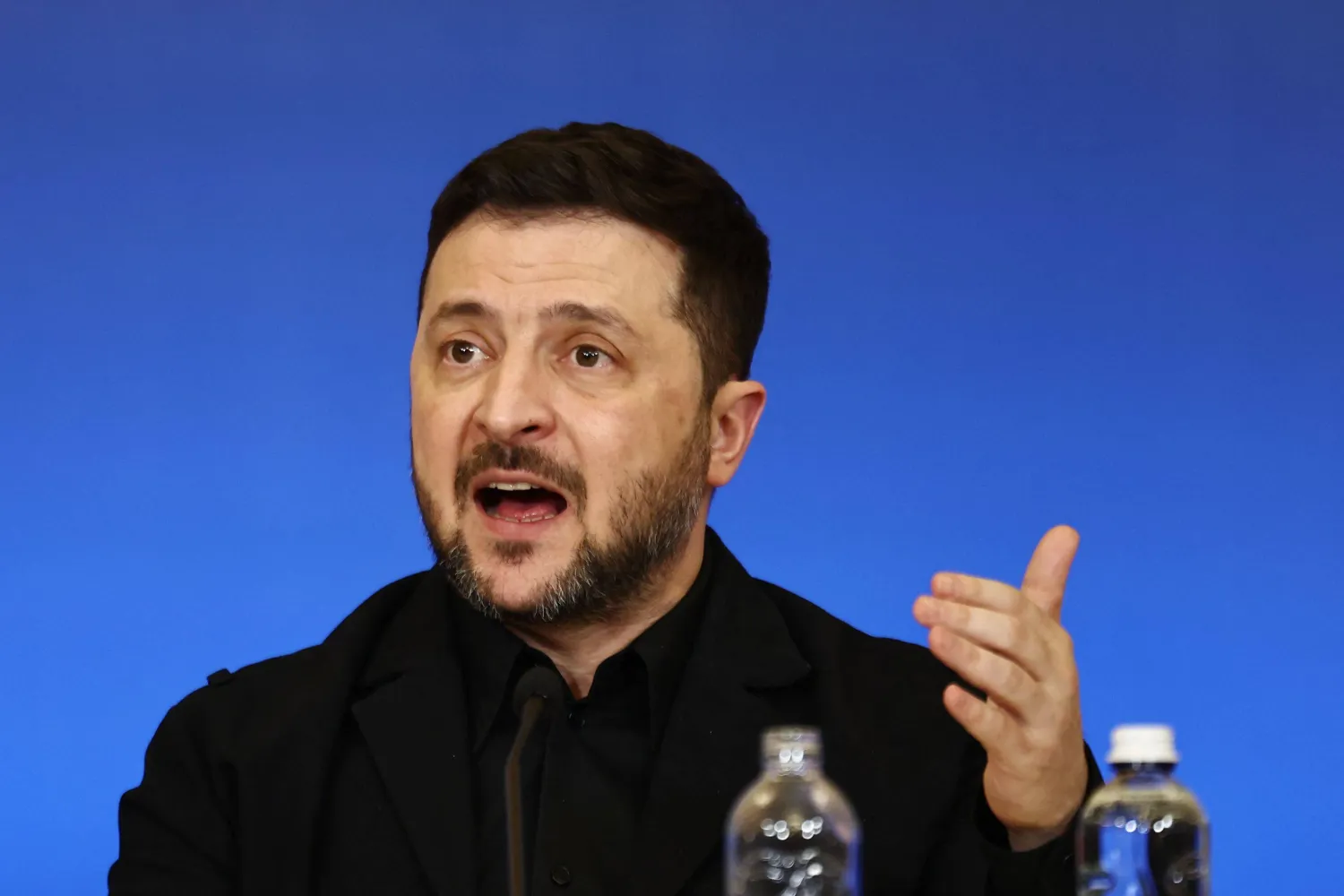 زيلينسكي يتهم موسكو بتزويد إيران بمسيّرات "شاهد" لاستخدامها ضد واشنطن وإسرائيل