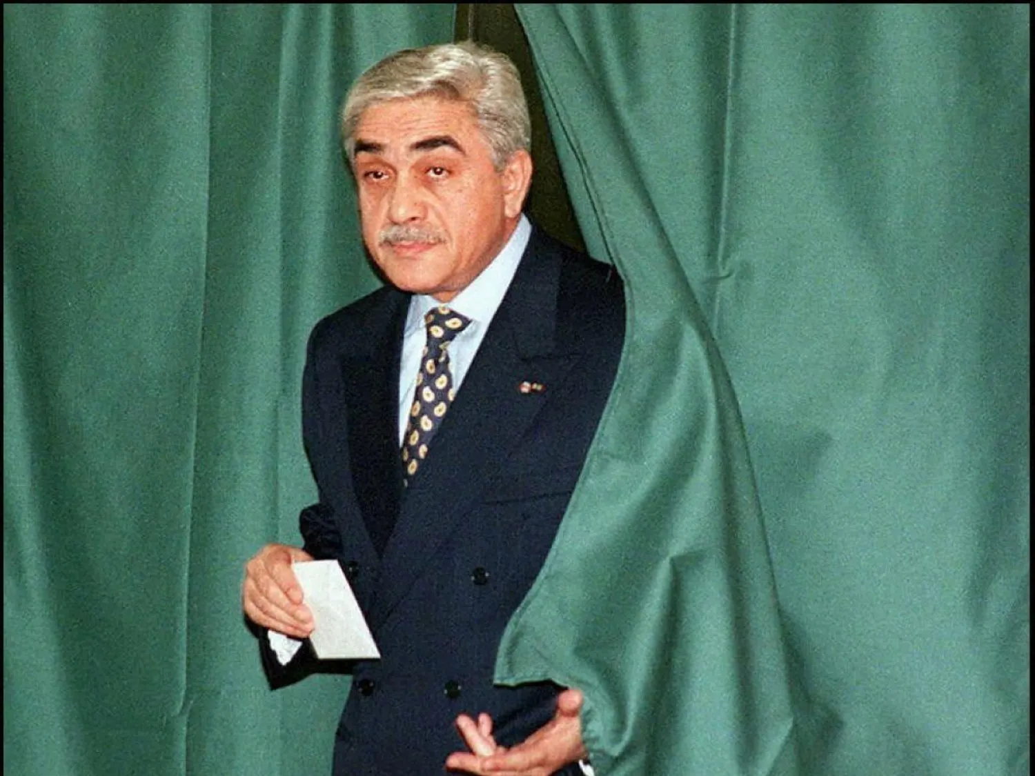 الرئيس الجزائري الأسبق اليامين زروال