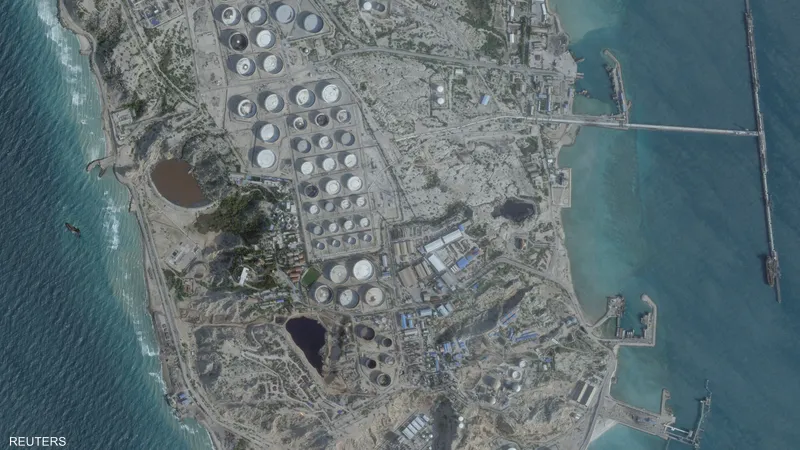 تحمل جزيرة خرج أهمية كبرى بسبب تحكمها في النفط