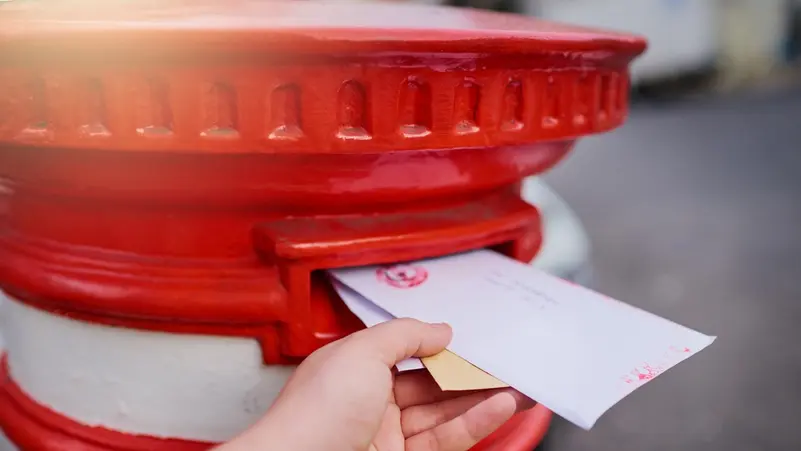 تعبيرية عن رسائل البريد