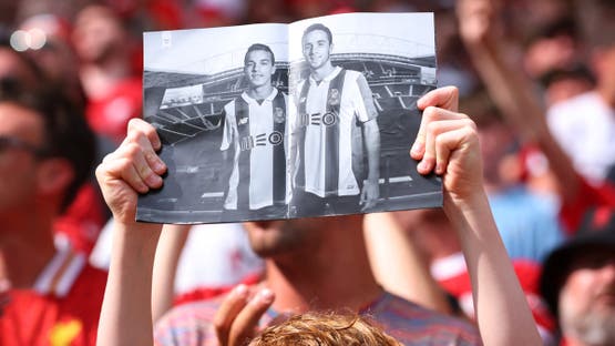 اتهامات لغروك بنشر محتوى مسيء عن جوتا ومانشستر يونايتد