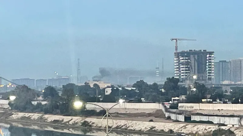 صاروخ يستهدف مهبط مروحيات في السفارة الأميركية ببغداد