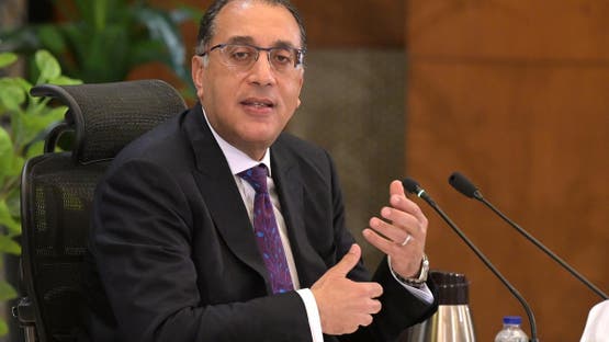 مصر تقر إجراءات لترشيد الطاقة بينها خفض وقود السيارات الحكومية والعمل عن بعد