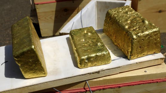 سبائك ذهبية في السودان (رويترز)