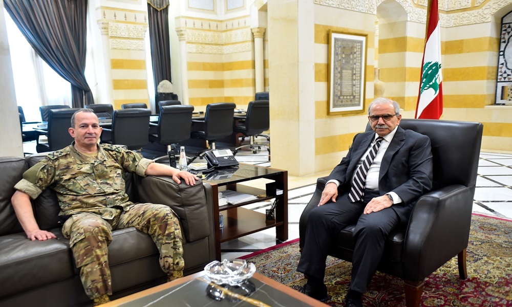 قائد الجيش ونواف سلام