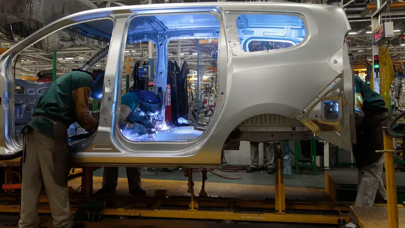 صادرات السيارات المغربية تقفز 19% في يناير.. والعجز التجاري يتسع إلى 25.5 مليار درهم