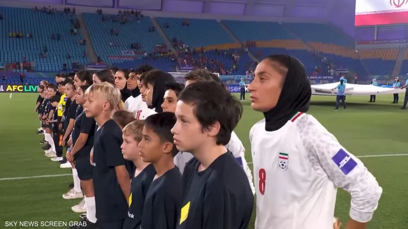 صمت لاعبات إيران خلال النشيد في كأس آسيا للسيدات… وخسارة أمام كوريا الجنوبية في الافتتاح