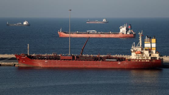 ناقلة نفط بالقرب من مضيق هرمز – رويترز