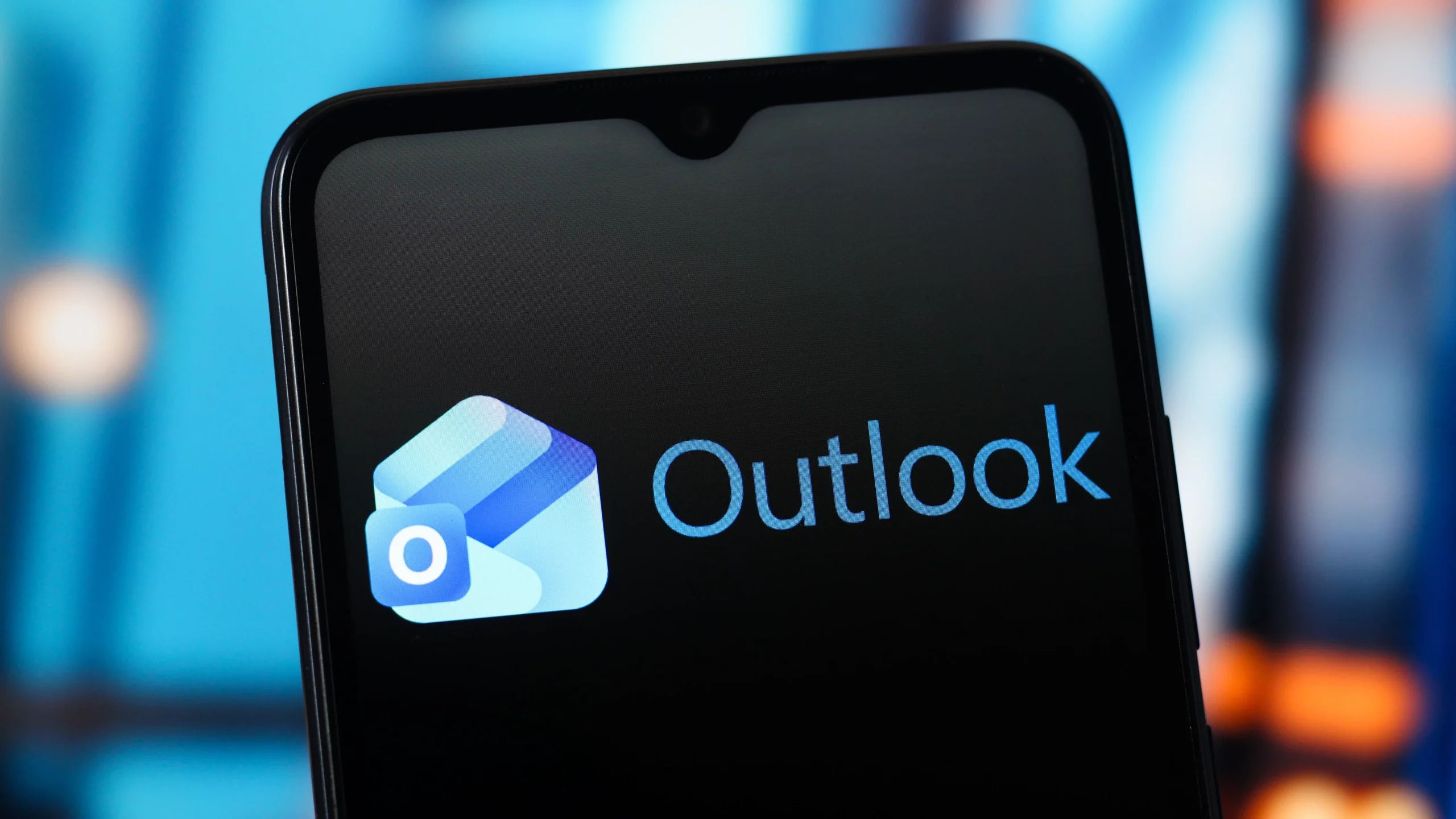 نهاية “Outlook Lite”: مايكروسوفت تُنهي التطبيق وتدفع المستخدمين نحو النسخة الرئيسية