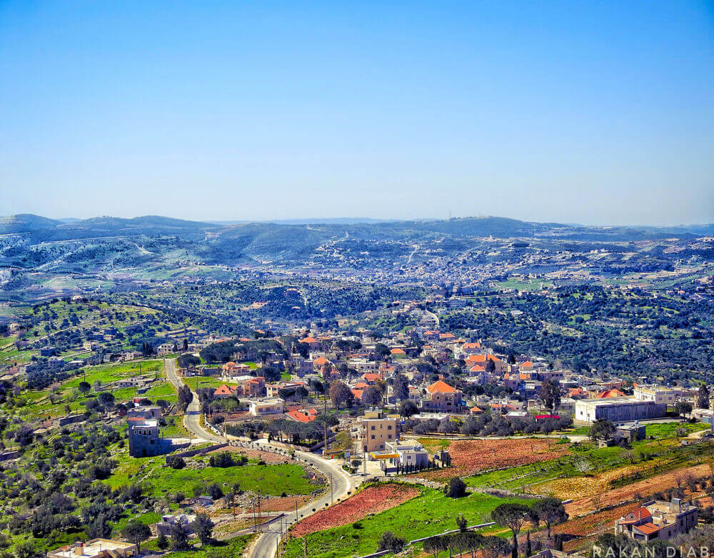 لبنان- بلدية عين إبل تعلن حالة حصار وتكثّف جهودها لتأمين الغذاء والدواء