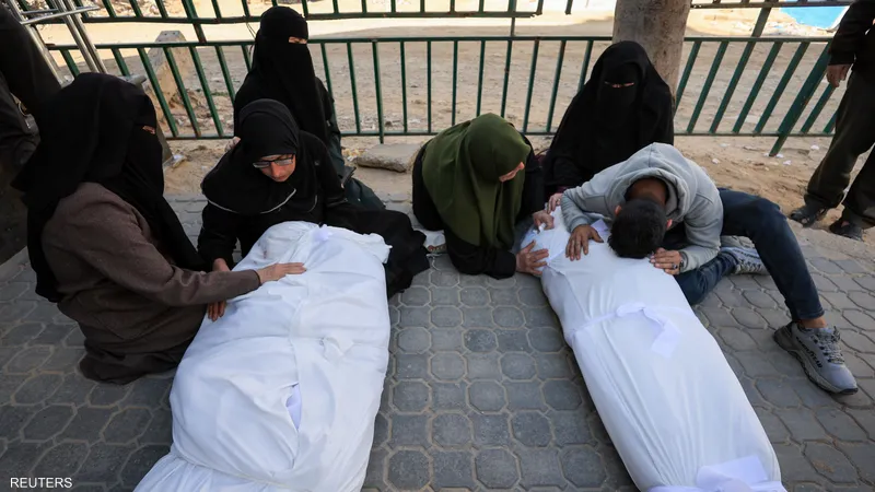 غارة على مخيم البريج: 8 قتلى واستهداف نقطة شرطة وسط غزة