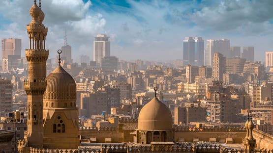 "ستاندرد آند بورز": ضغوط على الجنيه المصري رغم تحسن المؤشرات ونمو نصيب الفرد