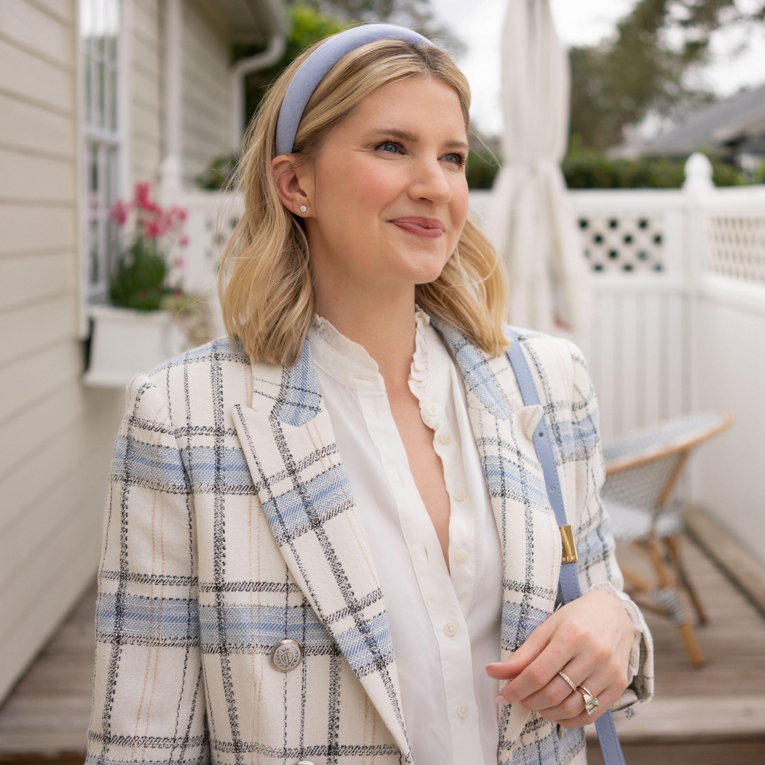  البلايزر الربيعية تتصدر إطلالات العمل 