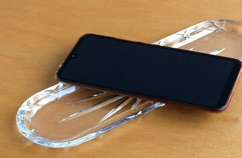 تحذير تربوي من استخدام الهواتف الذكية للأطفال قبل سن 11 عاماً