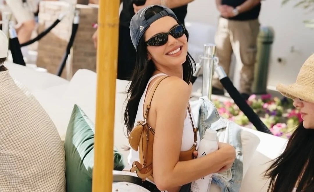 إطلالات جريئة لكايلي جينر في مهرجان كوتشيلا 2026 تثير الإعجاب والانتقاد