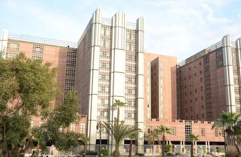 السيطرة على حريق في “قصر العيني” بالقاهرة دون خسائر بشرية